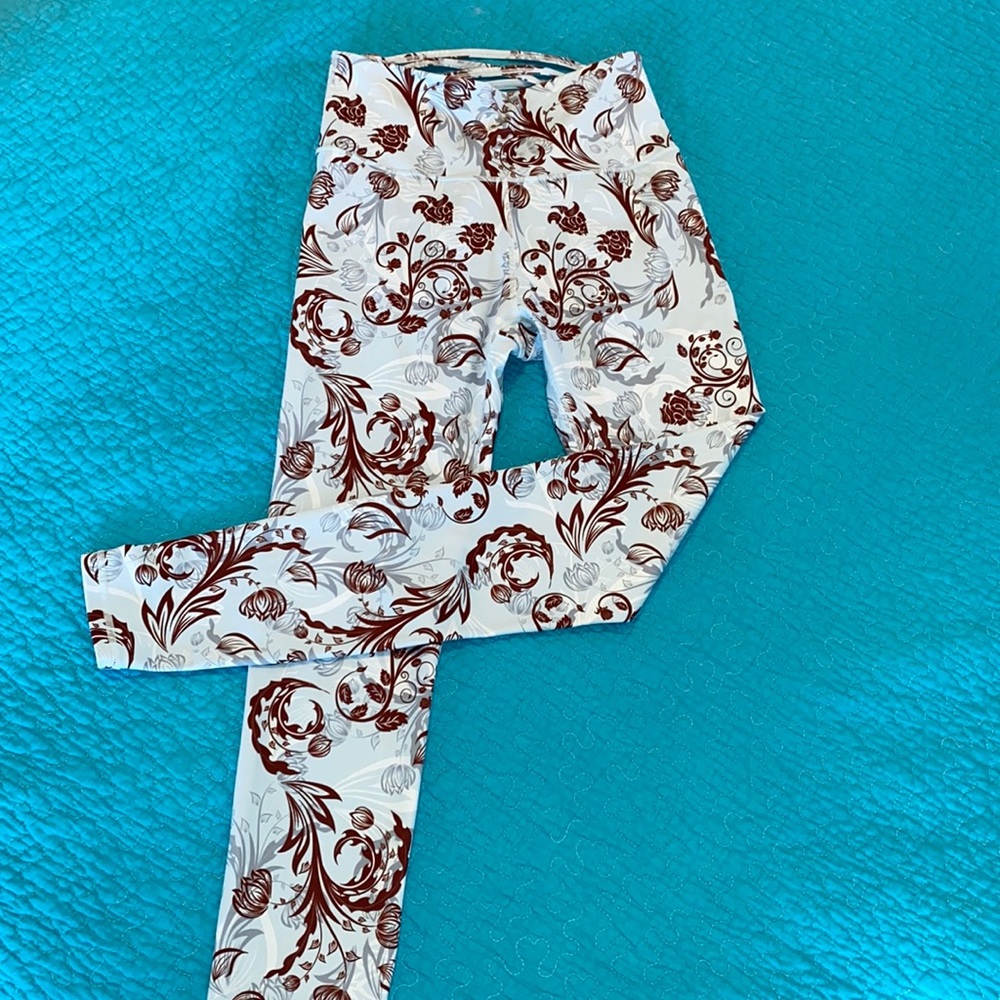 Fit Booty Apparel strappy back leggings by Jessica